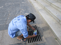 南寧市愛衛辦常務副主任檢查創衛示范點